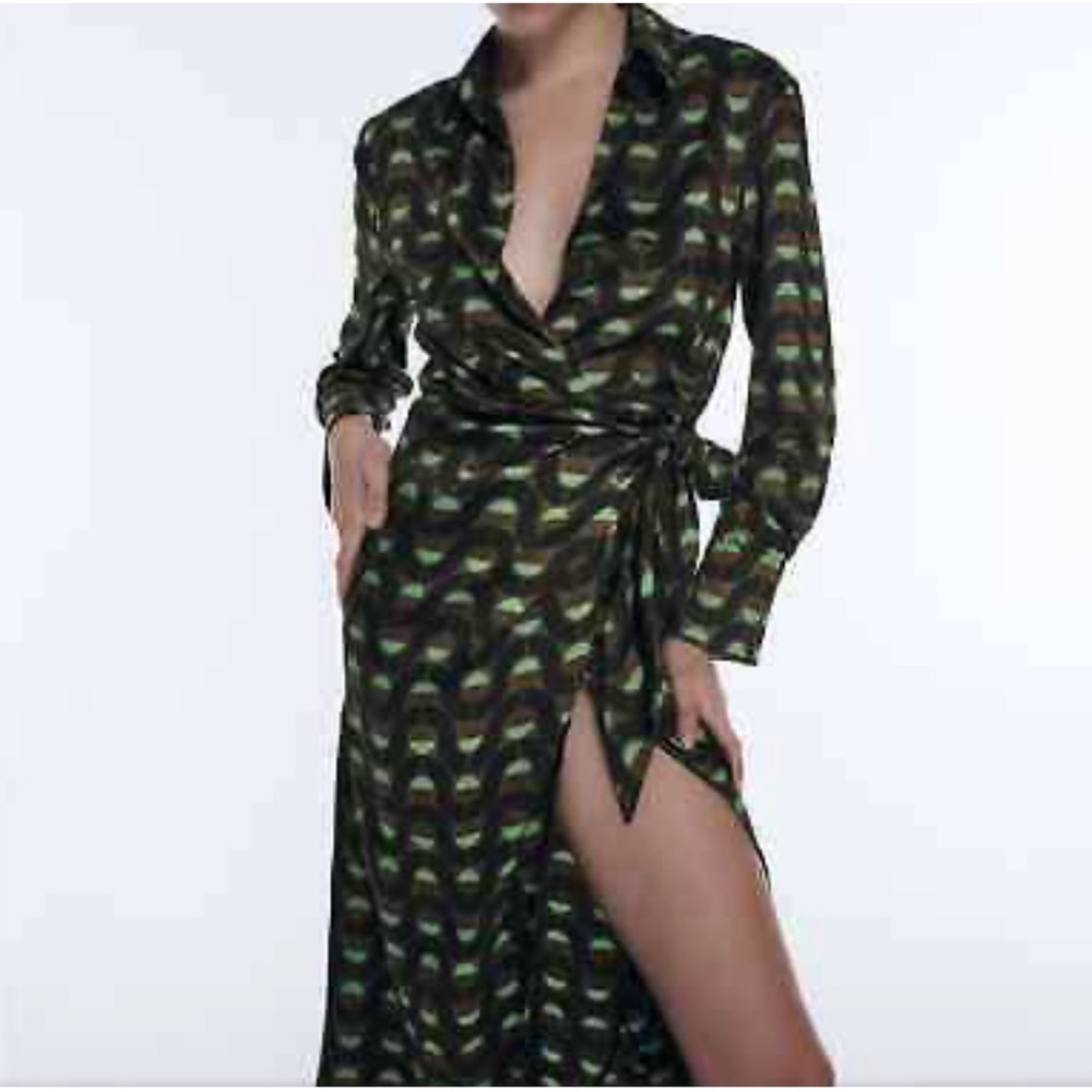 Zara Printed Wrap Dress Lapel Collar Satin Like Geometric print Size XS